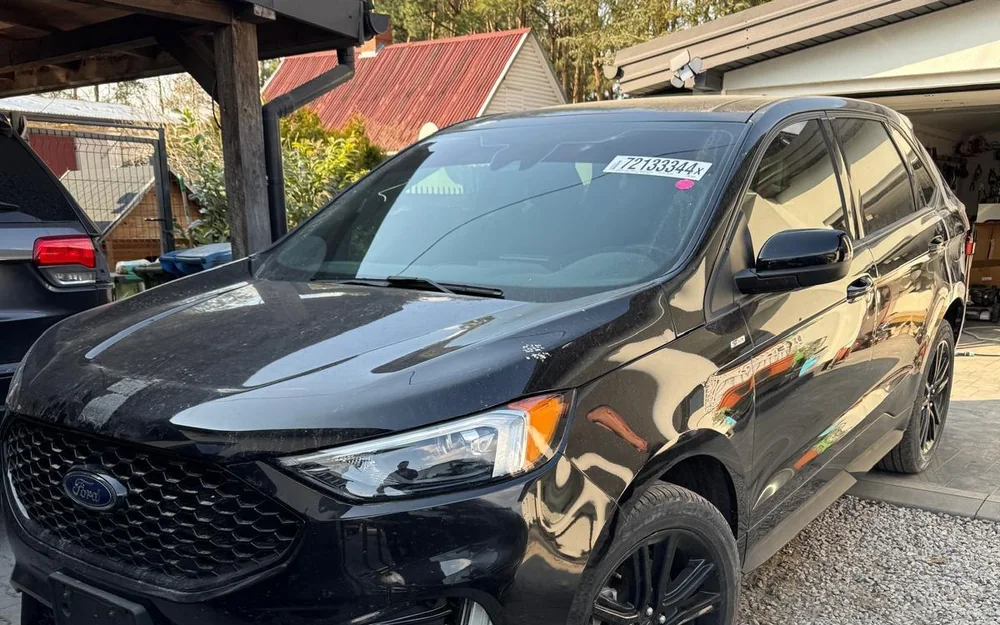 Ford Edge ST-Line czarny świeżo po dostawie z aukcji Copart USA